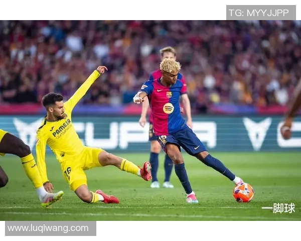 意甲焦点战巴黎圣日耳曼与巴萨战平赛场瞬间引发全场热议