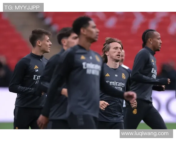 国王杯精彩对决多特蒙德3-0皇马补时进球引发全场热议与争议判罚